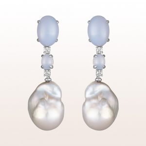Earrings with grey quartz, grey sweet water pearls and brilliants 0,28ct in 18kt rose gold