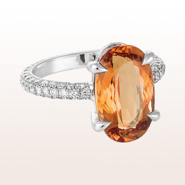 Ring with orange topaz 6,95ct and brilliant cut diamonds 1,72ct in 18kt white gold
