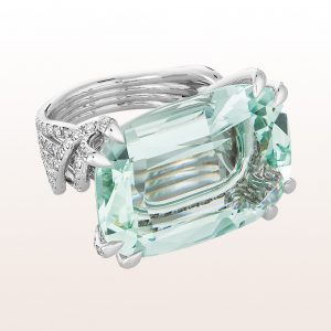 Ring with green beryl 33,30ct and brilliant cut diamonds in 18kt white gold 
