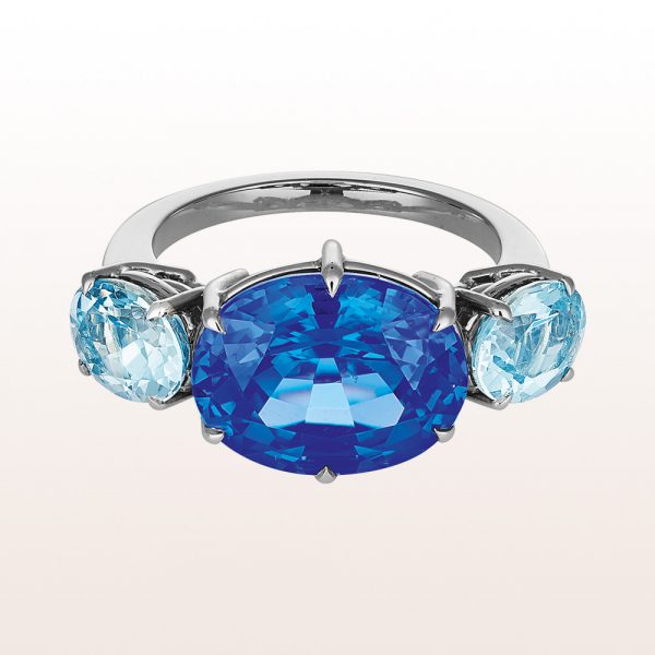 Ring with tanzanite 7,28ct and aquamarines 2,44ct in 18kt white gold