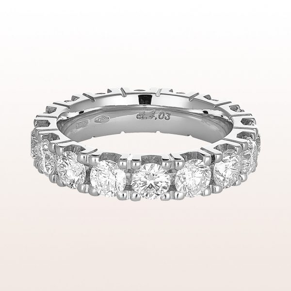 Ring with brilliant cut diamonds 4,03ct in 18kt white gold