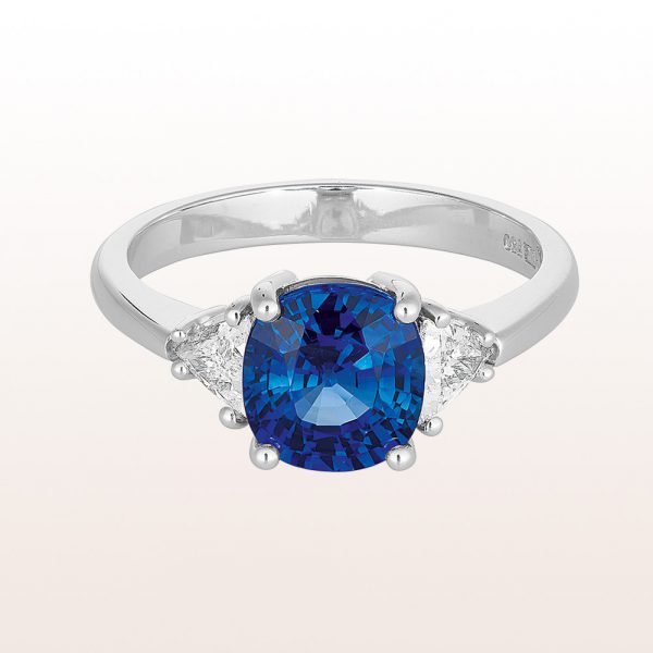 Ring with sapphire 2,41ct and triangle-diamonds 0,35ct in 18kt white gold