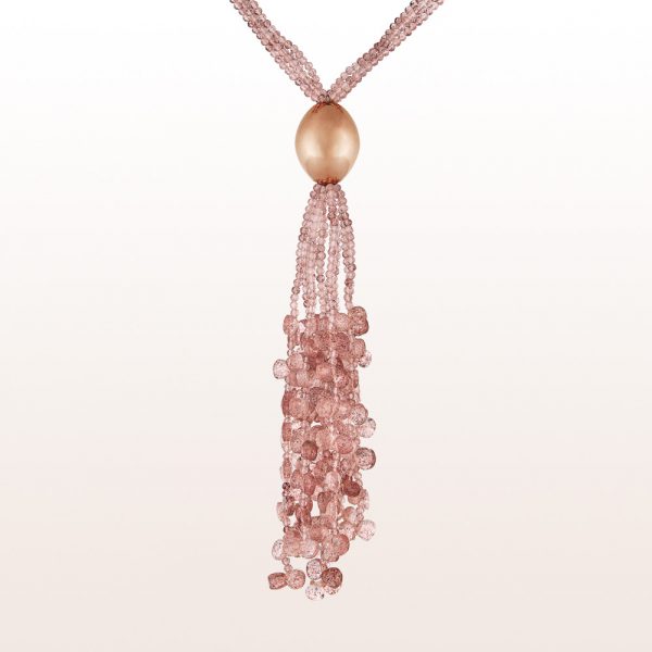 Necklace in rose quartz with an 18kt rose gold nugget