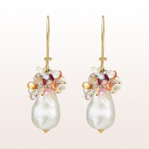Earrings with pearls and multi coloured sapphires on 18kt yellow gold hooks