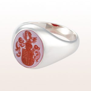 Sealring with engraved red agate in 18kt white gold