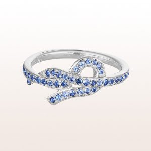Sailing knot-ring "Slipstek" from the designerin Julia Obermüller with sapphire 0,71ct in 18kt white gold