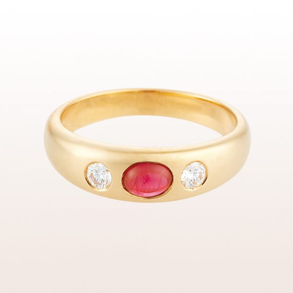 Alliance ring ruby cabochon 0,50ct and brilliant cut diamonds 0,22ct in 18kt yellow gold