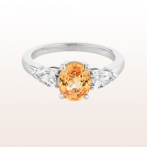 Ring mit gelb-orangem Saphir 1,75ct und Brillanten 0,64ct in 18kt Weißgold