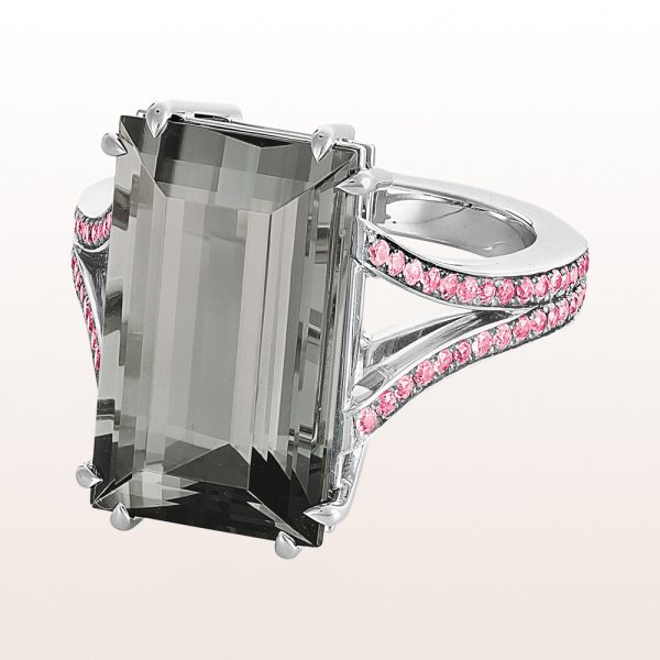 Ring with grey tourmaline 12,18ct and pink sapphire 0,84ct in 18kt white gold