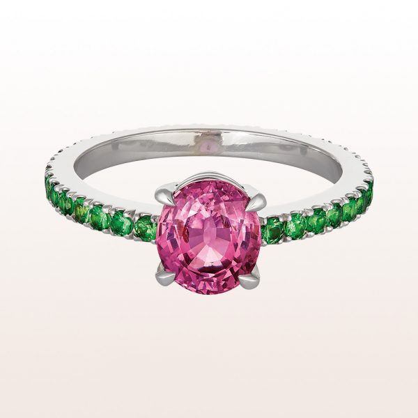 Ring with pink sapphire 2,12ct and tsavorite 0,95ct in 18kt white gold